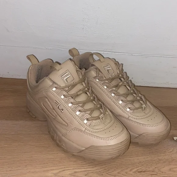 Tan fila discount
